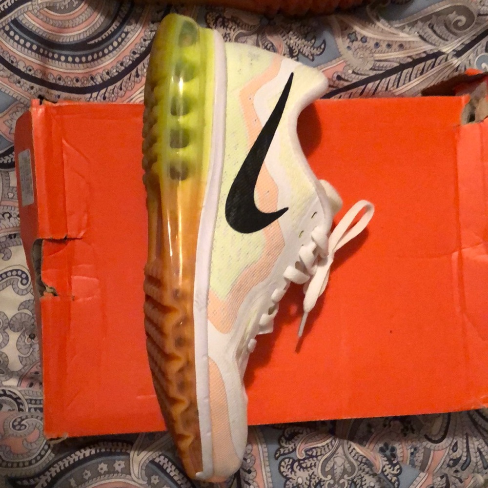 Nike Air Max - Picture 3 of 3